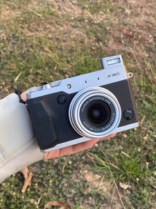 Fujifilm FinePix X30 12,0 MP 4x zoom ottico fotocamera digitale compatta argento - Foto 1 di 6