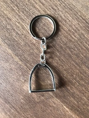 Sombrero de bruja primitivo de Halloween en calabaza plana cuidador pliegue puntos naranjas Foto 1 de 3