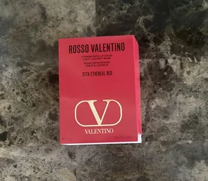 Rosso Valentino Striking Satin Lip Color 217A Ethereal Red 1g Probe Reise Neu - Bild 1 von 4