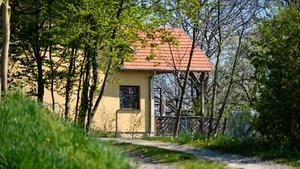 EINFAMILIENHAUS auf dem Weinberg mit städtischem Komfort WESTBALATON UNGARN - Bild 1 von 16