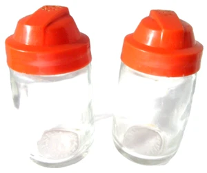 Vintage Federal Glass Salt & Pepper Shakers Orange Plastic Lids - Bild 1 von 12