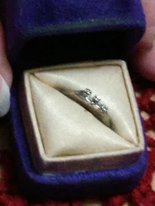 Antique 1920's-40's 3 Diamond Engagement Ring 14k with antique velvet box size 6 - Picture 1 of 20