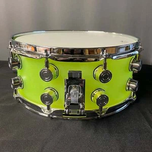 Frosted Fluorescent Green Acryl Snare Drum FR-14x6-FG - Bild 1 von 4