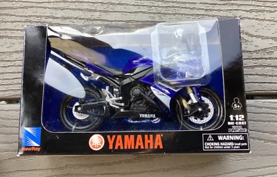 NEW-RAY 1/12 SCALE BLUE & BLACK 2008 YAMAHA YZF-R1 RACE MOTORCYCLE # 01358 NIB - Image 1 of 4