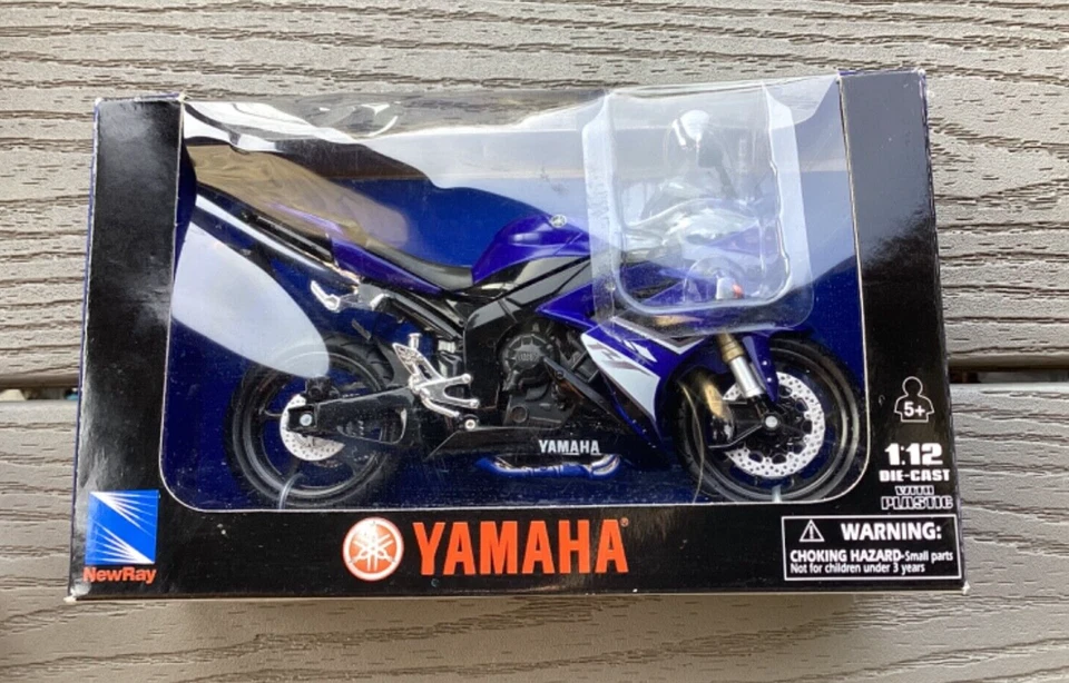 NEW-RAY 1/12 SCALE BLUE & BLACK 2008 YAMAHA YZF-R1 RACE MOTORCYCLE # 01358 NIB - Image 1 of 4