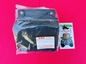 89-98 Geo Tracker, Suzuki Sidekick Consola Central Portavasos Tapa ¡NUEVO!! - Imagen 1 de 2