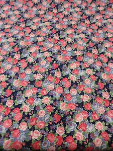 TESSUTI 100% COTONE TESSUTO AMERICANO 50 x 110 PATCHWORK CUCITO CREATIVO HOBBY - Picture 1 of 1