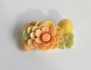 Vintage Floral Edelweisd Zelluloid Brosche Anstecknadel Japan geschnitzte Blumen C Clip - Bild 1 von 6