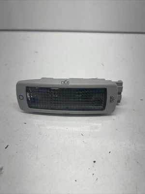Luz de techo trasera R o L para Volkswagen Jetta Sportwagen 2010-2014 OEM. Foto 1 de 4