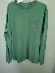 Vineyard Vines Men Size Small Green Long Sleeve Graphic Tee Casual Mended - Foto 1 di 7