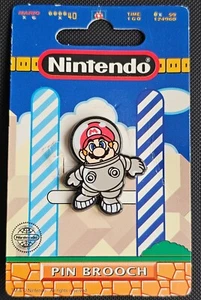 Super Mario World Pin Astronauta Nintendo Insignia Plástica 1993 RARO - Imagen 1 de 2