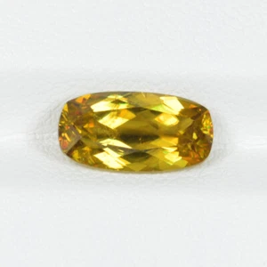 2.84 ct SHIMMERING RARE BROWNISH YELLOW  NATURAL  SPHENE Cushion See Vdo ! - Picture 1 of 2