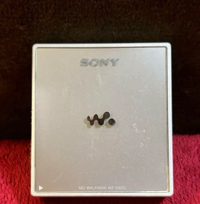 SONY MD Walkman MZ-E620 Silver Portable MiniDisc Player Tested Working Body only - Image 1 of 4