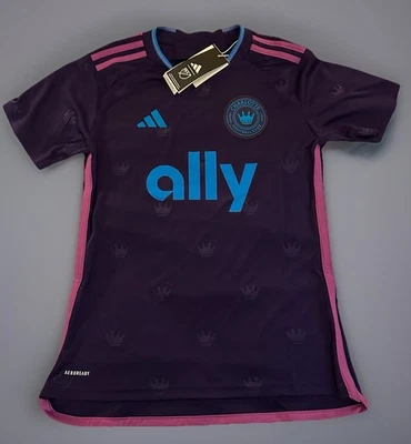 Camiseta Adidas Charlotte FC 2023 visitante MLS para mujer talla pequeña $90 nueva con etiquetas Foto 1 de 4