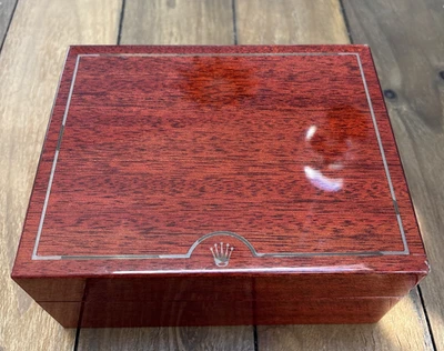 MONTRES ROLEX Daytona Lacquered Wooden Presentation Box 81.00.09 - Image 1 of 4