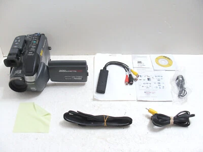 Panasonic PV-L691D Palmcorder VHS-C VHSC Camcorder 26x Zoom + Video Transfer Kit - Image 1 of 4