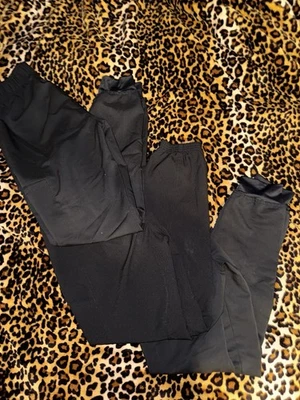 Pack de 3 pantalones scrub star dos pequeños y uno xs Foto 1 de 2