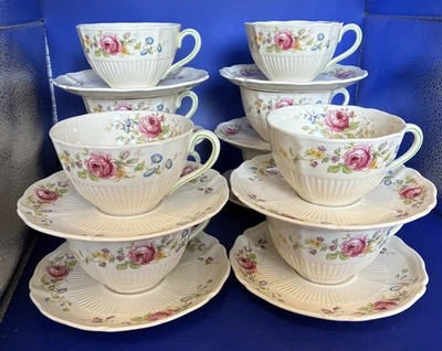 Eight 1930s Royal Doulton  Tea Cups and Saucers - Curnock Rose - D58 Pattern - Image 1 of 4
