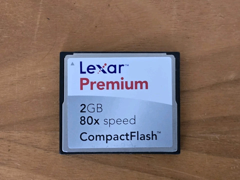 Lexar Premium CompactFlash 2GB WA 133X CF Typ Memory Card Digital Camera - M2572 - Image 1 of 2