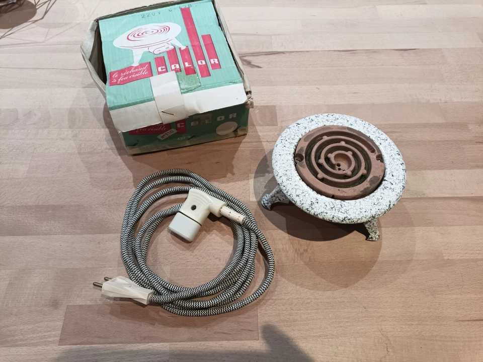 Le Réchaud à feu visible Calor N°110 450W en tôle émaillée Vintage 220V C-42B - Photo 1/4