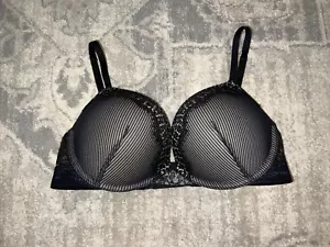 Victoria's Secret Plunge Push Up Bombshell Bra Lace Underwire Padded Black 32D - Picture 1 of 6
