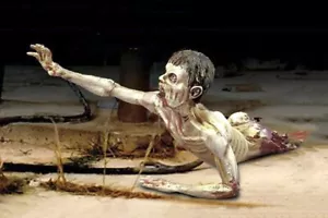 Royal Model 1/35 Zombie Mann halber Körper fiktive Untote (Zombie-Serie) 765 - Bild 1 von 1