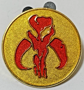 Disney 2010 Star Wars Mandalorian Symbol Emblem Collectors Trading Pin - Picture 1 of 2