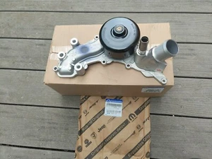 New Genuine Mopar Water Pump for Jeep Wrangler JK 3.6L 12-18 68079412AE - Picture 1 of 4