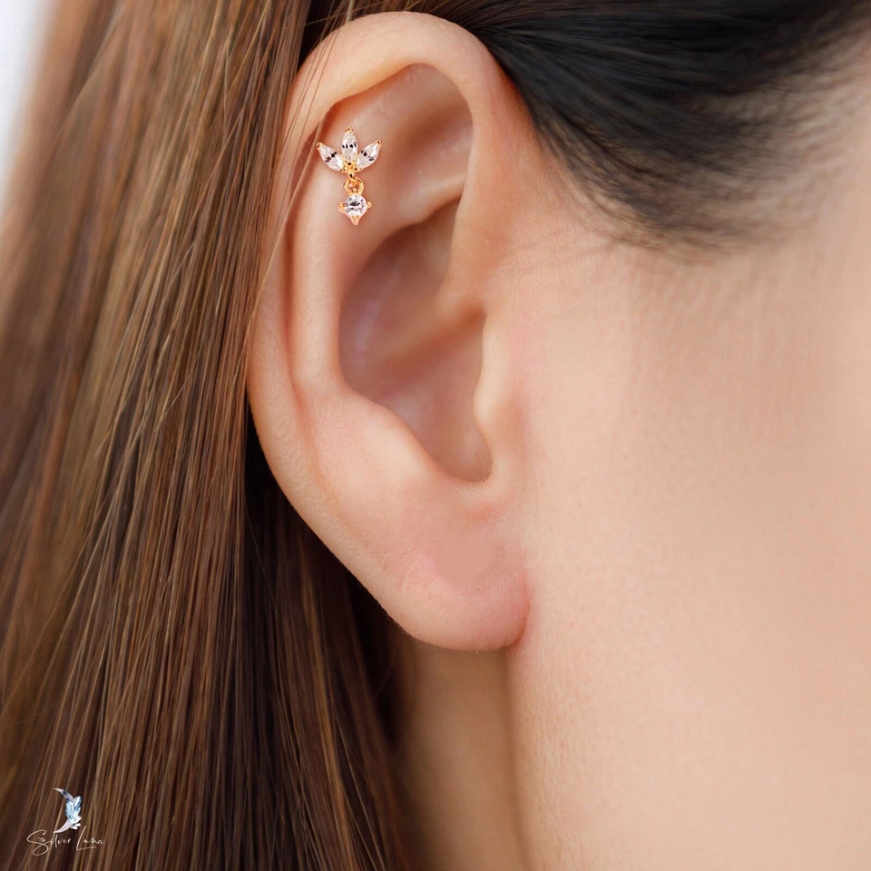 Pendientes de plata de ley 925 chapados en oro bola de tornillo trasero flor de loto Foto 1 de 3