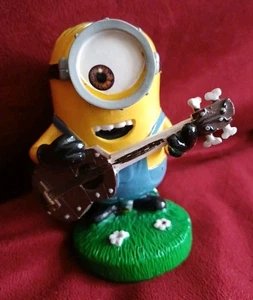 Minions STUART with Guitar Figure Statue Universal Studios 2015 Unboxed 5" Resin - Picture 1 of 8