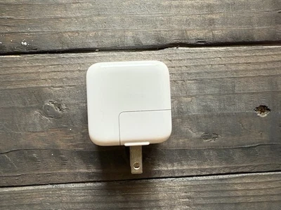 Adaptador de corriente cargador de pared USB único Apple 12W (MD836LL/A - A1401) - blanco Foto 1 de 4