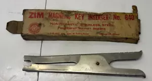 VINTAGE ZIM MAGNETIC KEY INSERTER, No. 840, USA - Original Box - Ships Fast - Foto 1 di 4