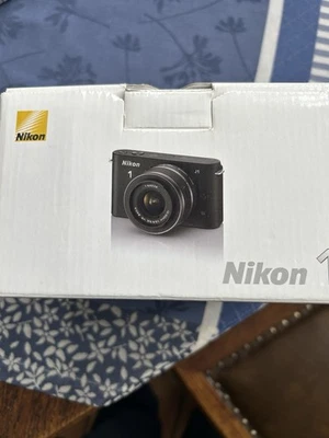 Nikon 1 J1 10.1MP Digitalkamera  Systemkamera Top Zustand - Bild 1 von 4