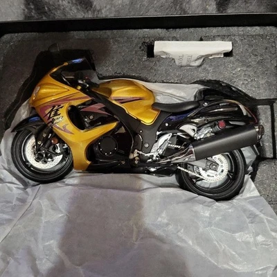 WITS Suzuki Hayabusa GSX1300R 1/12 Scale Motorcycle Model Diecast Replica Gold - Image 1 of 4