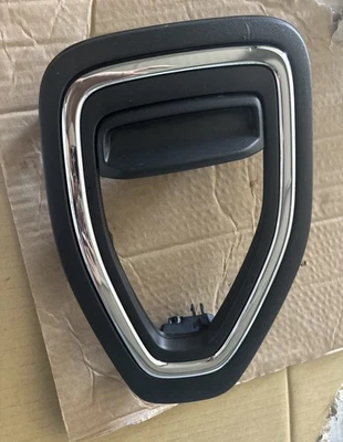 2GA853212K9B9 GRIGLIA PARAURTI DESTRA CON CROMATURA VOLKSWAGEN T-ROC - Immagine 1 di 4