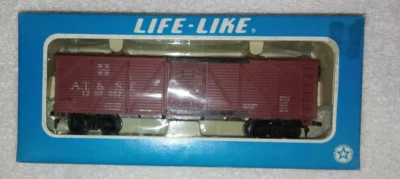 Life-Like Bundle 3 Box Cars  HO Scale - Image 1 of 4