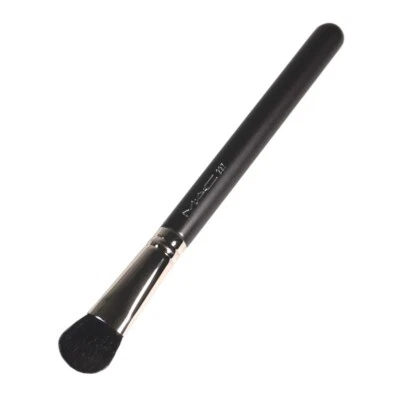 MAC 227 Spazzola Ombretto Capelli Densamente Naturali Spazzola Ombretto Fuori Produzione - Immagine 1 di 4