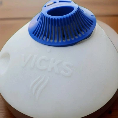 Vicks‎ V150SG Steam Vaporizer Tabletop Humidifier - Image 1 of 3