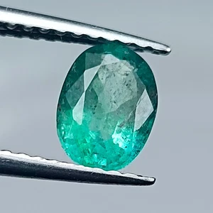 0.74 CT - Natural Zambian Emerald Green Nice Luster Oval Shape - 9612 - Picture 1 of 3