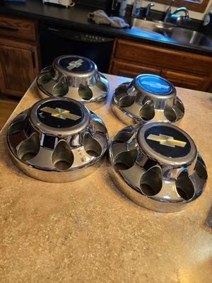 набор из 4 центральных колпаков 1988-2002 Chevrolet 2500 3500 TRUCK SILVERADO 46272 - Изображение 1 из 4