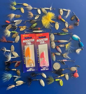 LOTE DE COLECCIÓN 39 SPINNERS COLAS DE GALLO MEPP’S ZORRO AZUL TRUCHA SEÑUELOS DE PESCA CAJA CLONES - Imagen 1 de 10