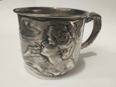 Antigua taza Art Nouveau de plata de ley personalizada Foto 1 de 4