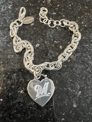 Milwaukee Brewers MLB Logo Sweetheart heart Shaped Bracelet silvertone Metal Cover