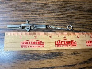 Vintage VICTOR Miniature Long Trap Tie Clip Hunting Trapping Salesman Sample - Picture 1 of 3