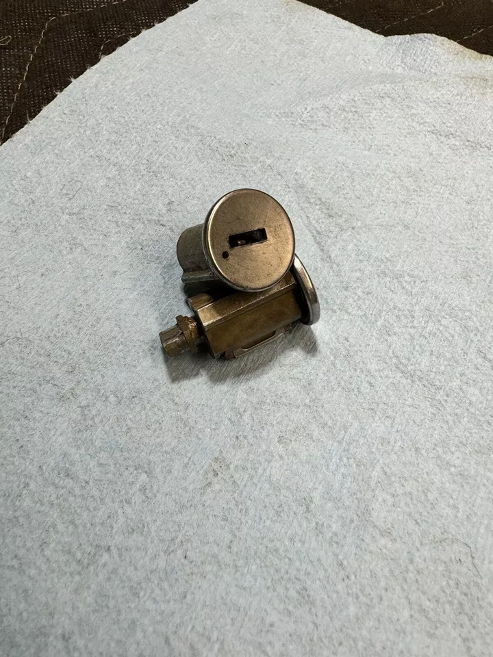 1961 1962 1963 1964 1965 1966 Lincoln Continental 2 Ignition Lock Cylinders - Image 1 of 4