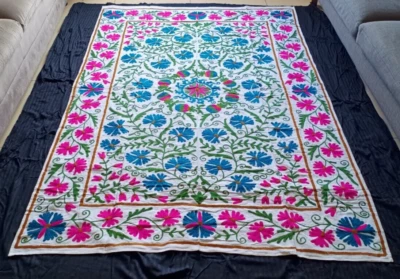 White Hand Embroidered Suzani Tapestry Throw Wall Hanging 90 x 60 Beautiful - Image 1 of 4