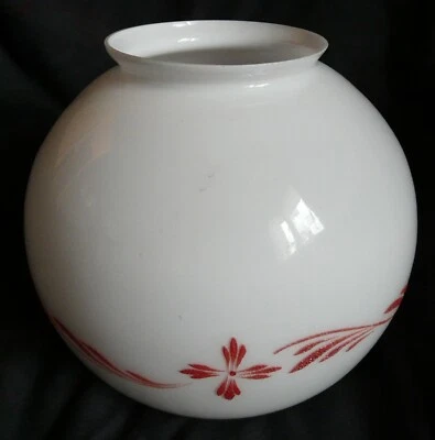 Globe à griffe opaline D18 cm – lampe art déco/art nouveau – ref 4455 - Photo 1/4