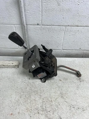 Оригинальный черный виниловый переключатель передач TOYOTA LAND CRUISER 2015 года выпуска  - Изображение 1 из 4