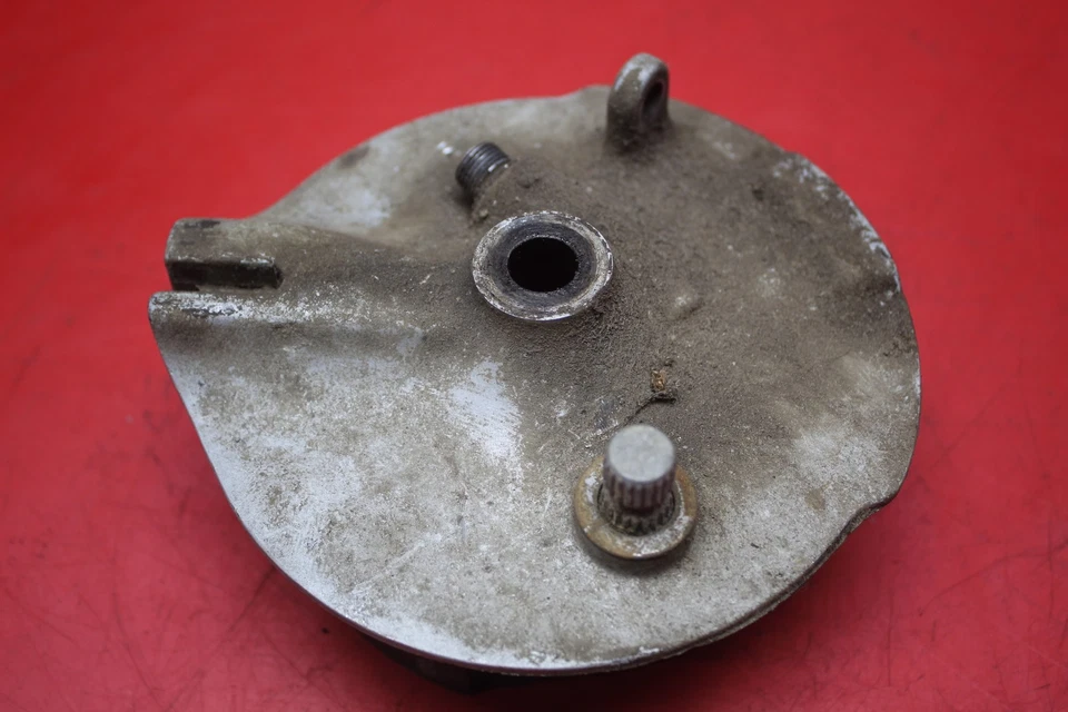 Suzuki TC90 1972 buje de freno de rueda delantera Foto 1 de 4