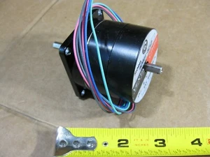 Vexta A2001-9212 Stepping Motor 2-Phase 1.8 Deg/Step 6VDC 0.84A Oriental Motor - Picture 1 of 10
